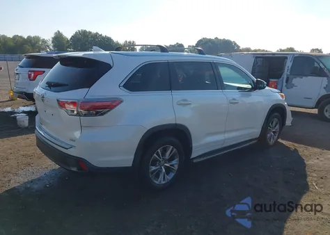 2015 Toyota Highlander Xle V6 z USA, uszkodzony, nr VIN 5TDKKRFH9FS116579
